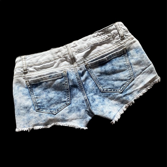 HotKiss Ava Overall Ombré Acid Wash Stretch Denim Shorts | Small - Picture 8 of 8
